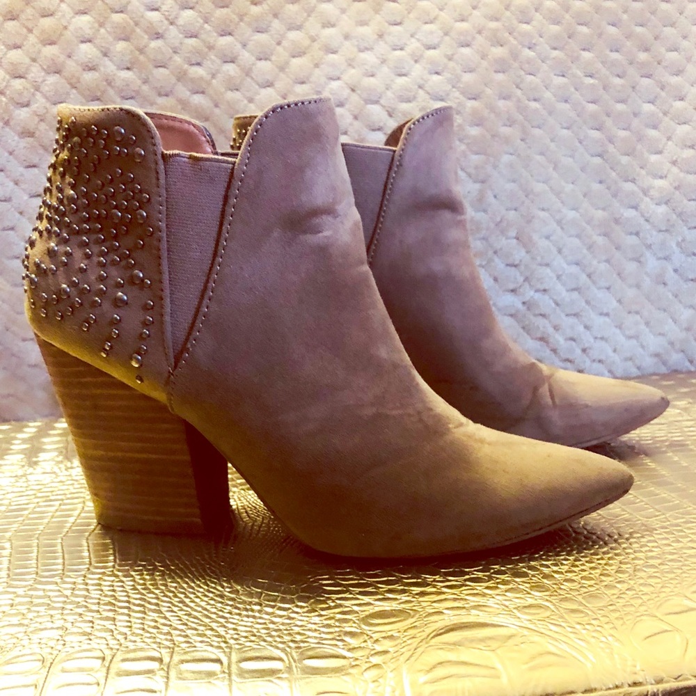 Report Black booties